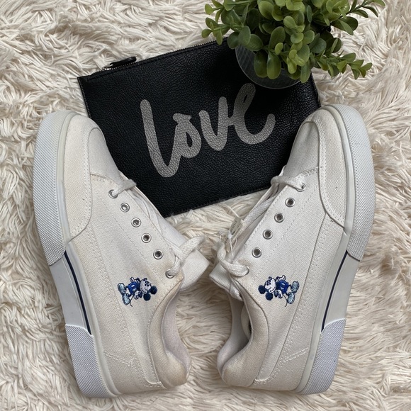 Disney Shoes - 🎉2XHP🎉 Disney Vintage Mickey Mouse Canvas Sneakers 💗 White